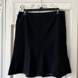 NWOT Loft trumpet skirt